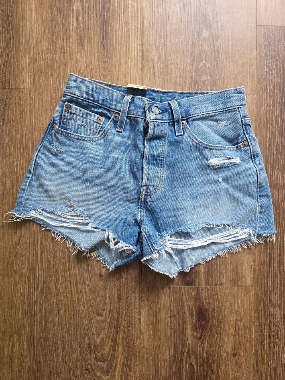 Levi's 501 Original High-Rise Distressed Cut-Off Denim Shorts NWT size 27